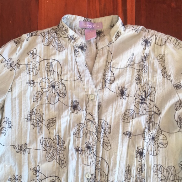 HARMONY & VINE BLUE BUTTON DOWN - Picture 2 of 8